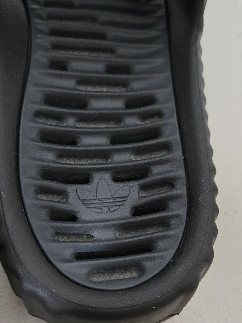 Adidas Men's Black Ribbed Slide Sandals - Lightweight Size 7-8
